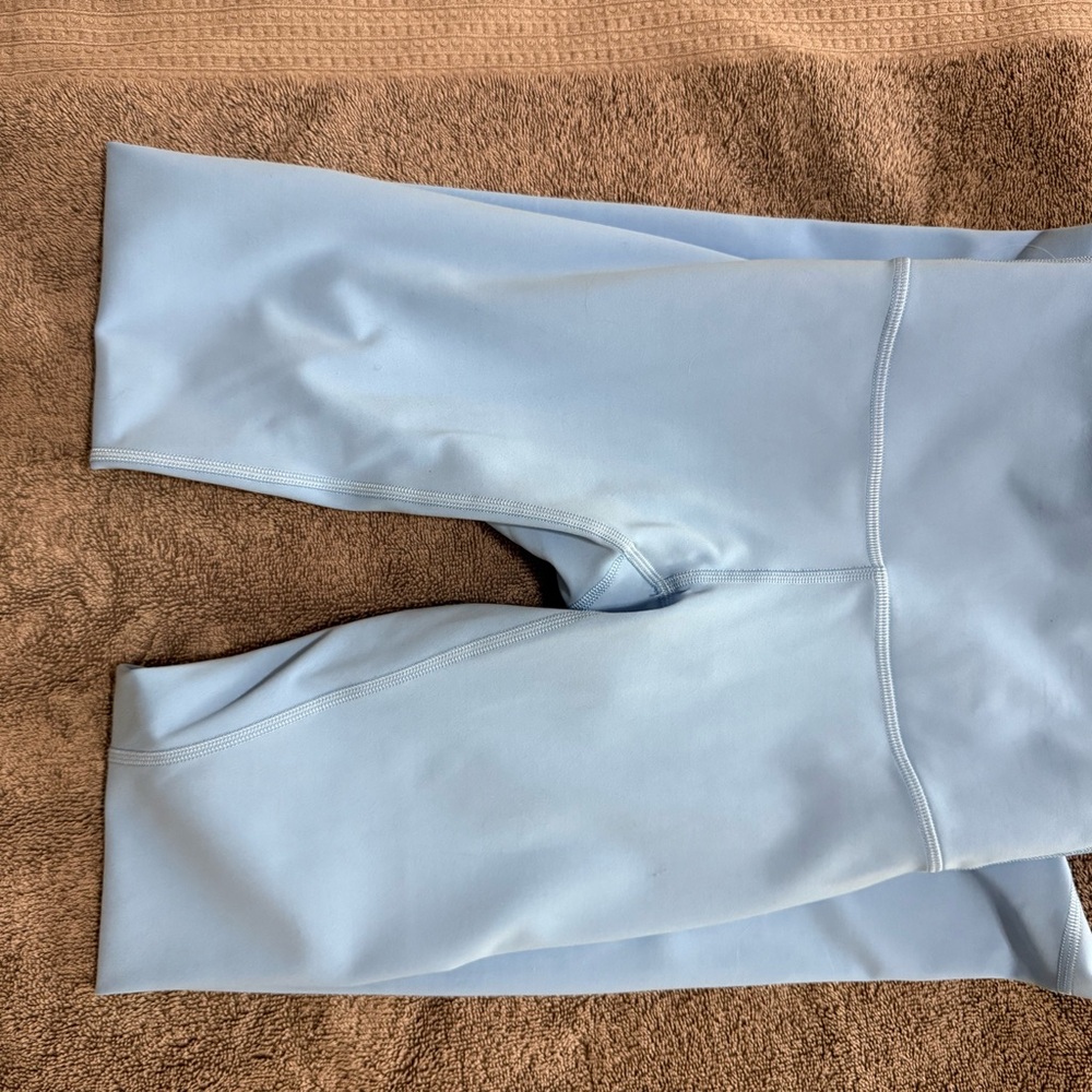 Womens Lululemon wunder train legging 28”
